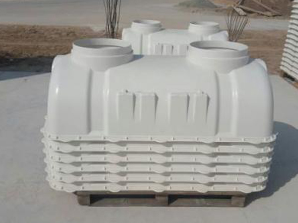 玻璃鋼化糞池安裝施工時(shí)的四個(gè)注意事項(xiàng)是什么 玻璃鋼化糞池安裝施工時(shí)的四個(gè)注意事項(xiàng)是什么